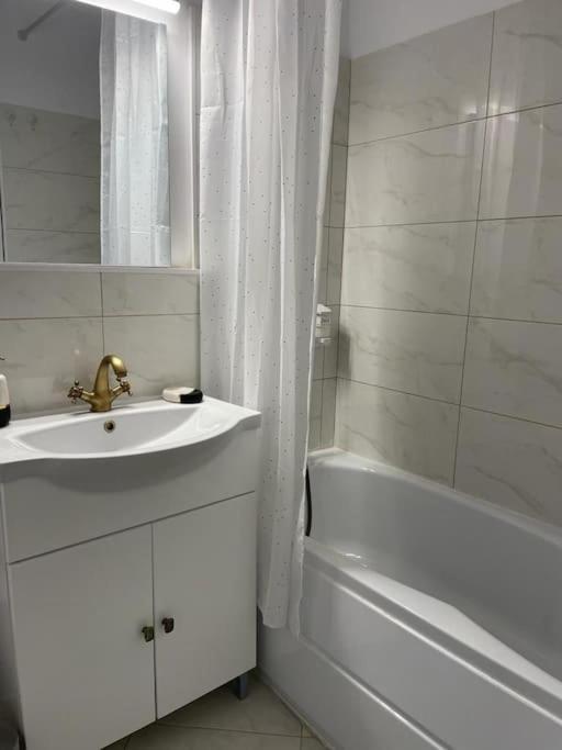 Mav Bucharest Apartman Kültér fotó